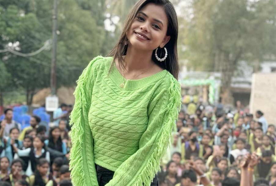 Antara in Green Top