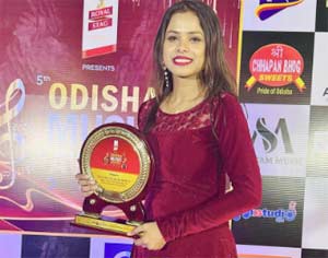 Best Female Plaback Singer