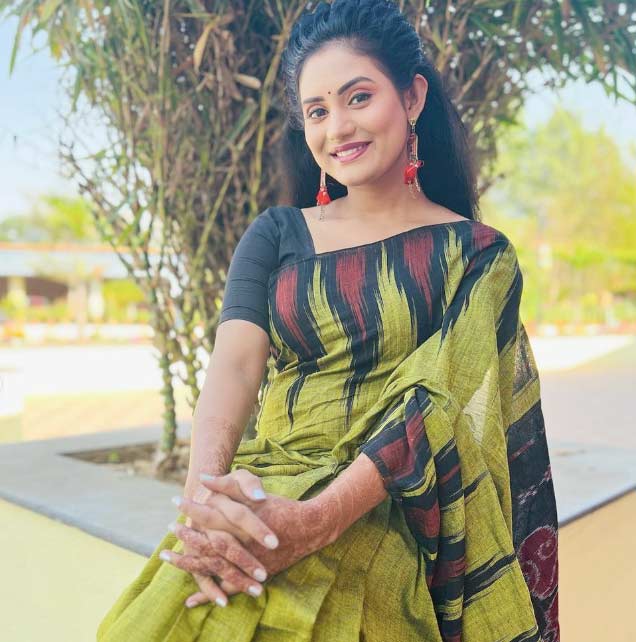 Sradhanjali Panigrahi in Sambalpuri Saree.jpg