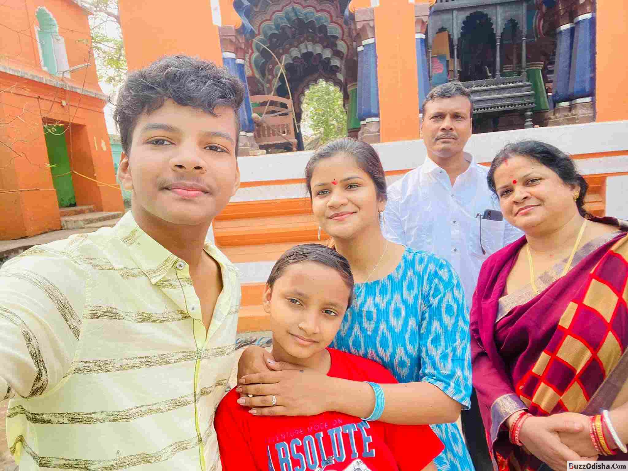 satyajeet jena family photo